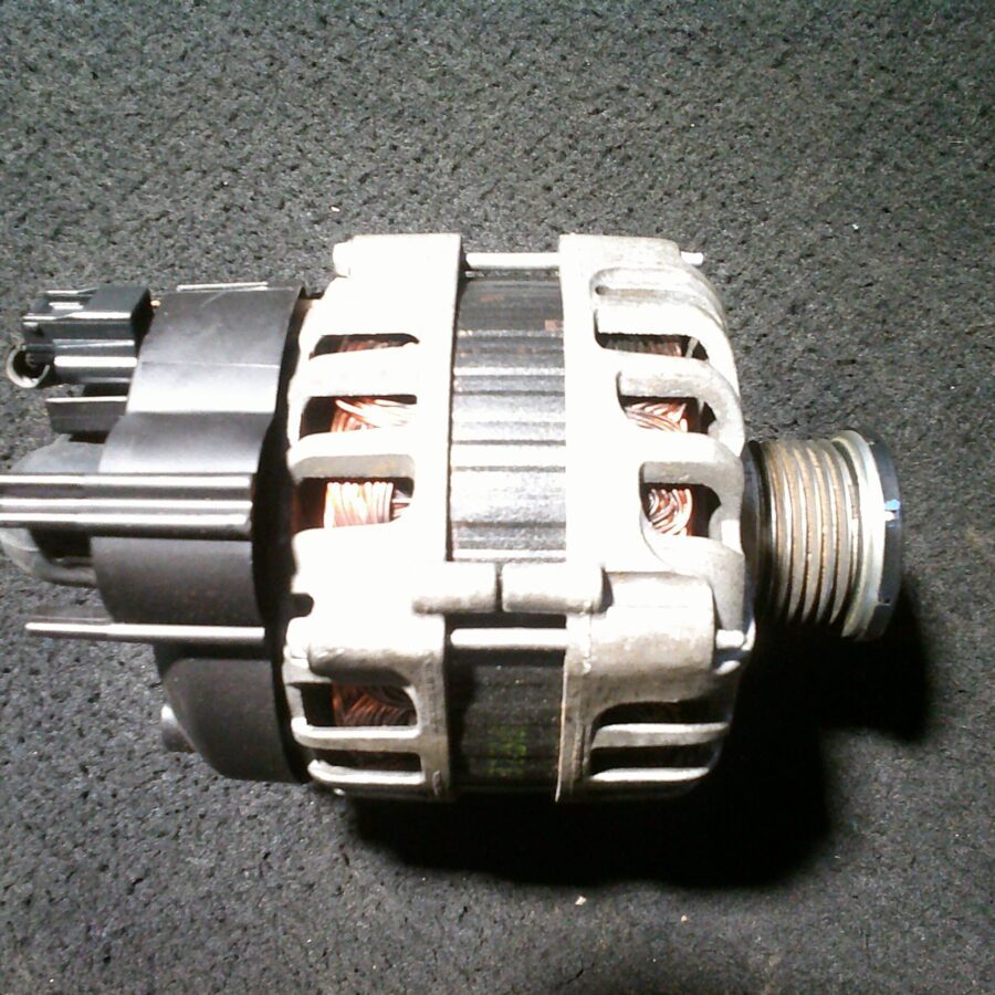 Alternatore Usato Renault Captur 2021 231009092R VALEO