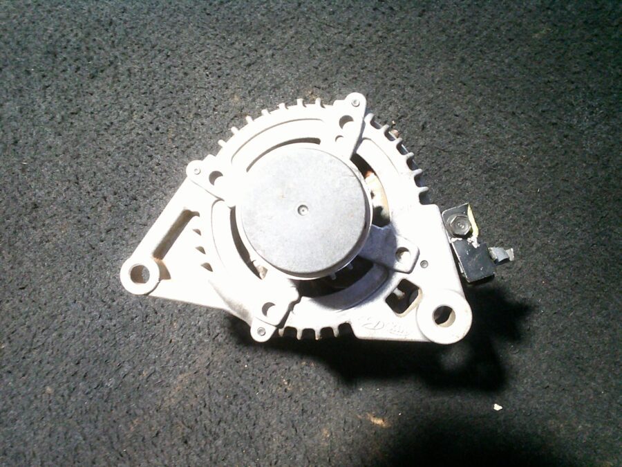 Alternatore Usato Kia Sportage 2014 373002A700 - immagine 2