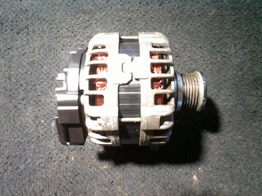 Alternatore Usato Audi A3 2018 03L903023K VALEO
