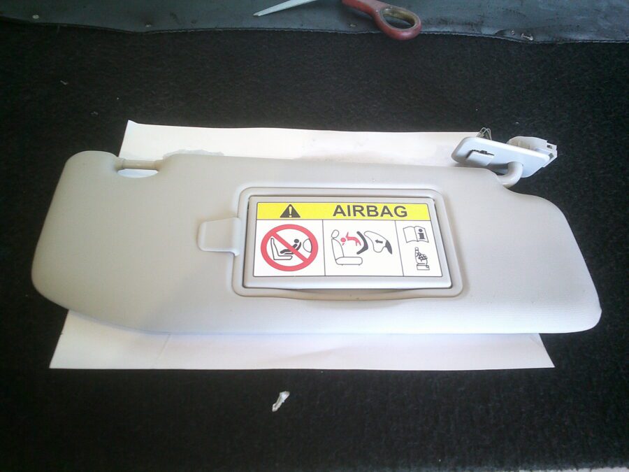 PARASOLE SINISTRO USATO CITROEN C3 2019 - immagine 2